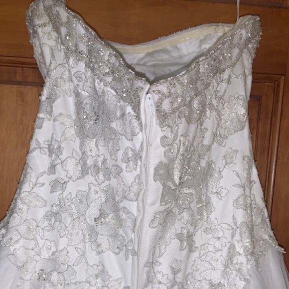 White wedding dress for sale! - Picture 4 of 7